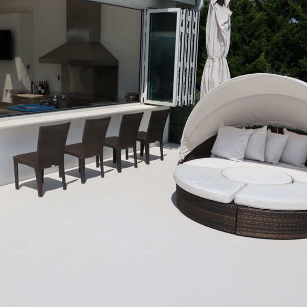 Lapitec outdoor bar